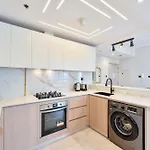 Marcopolo -1Br With Exquisite Marina Views Near Beach