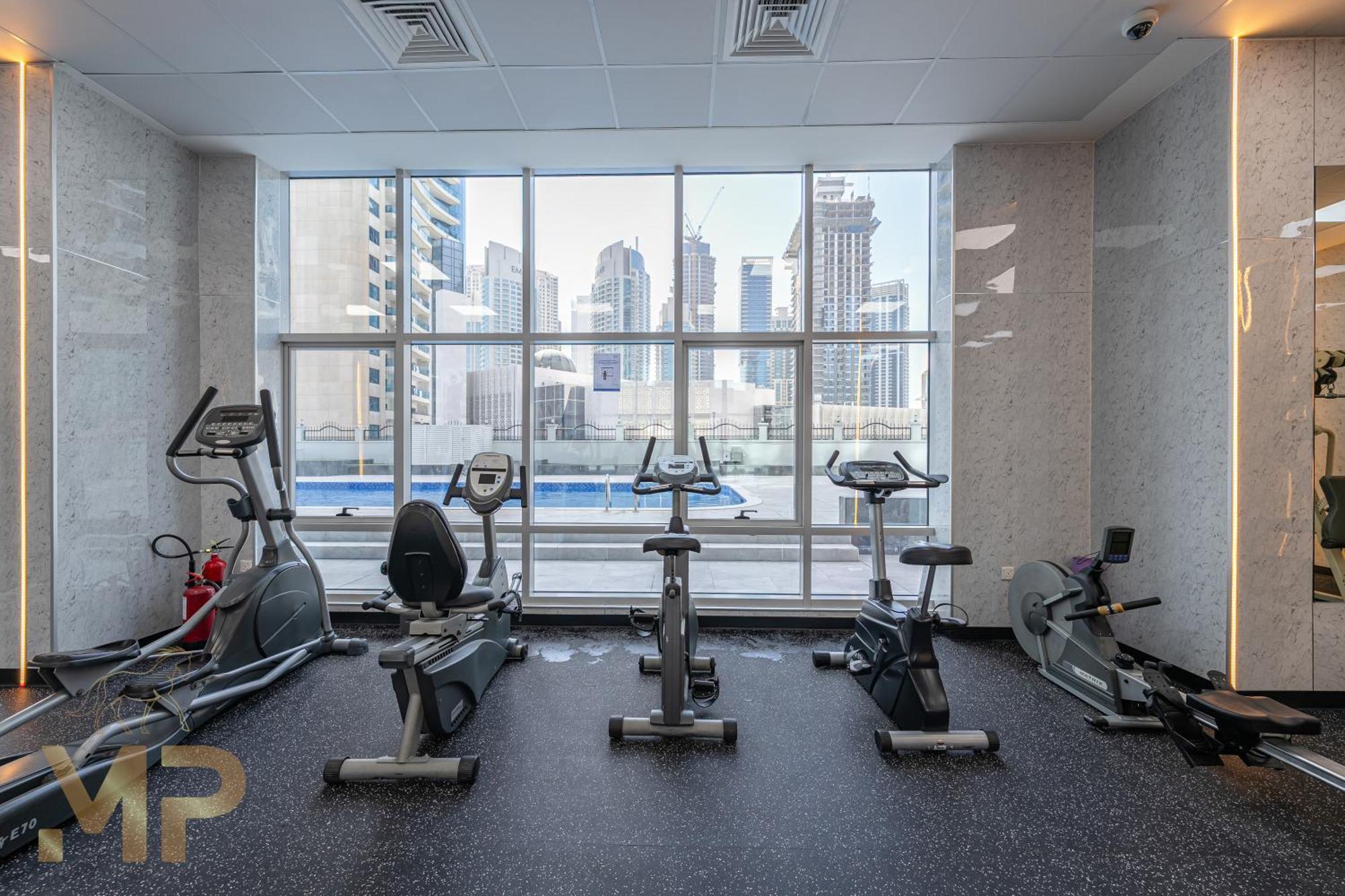 Marcopolo -1br With Exquisite Marina Views Near