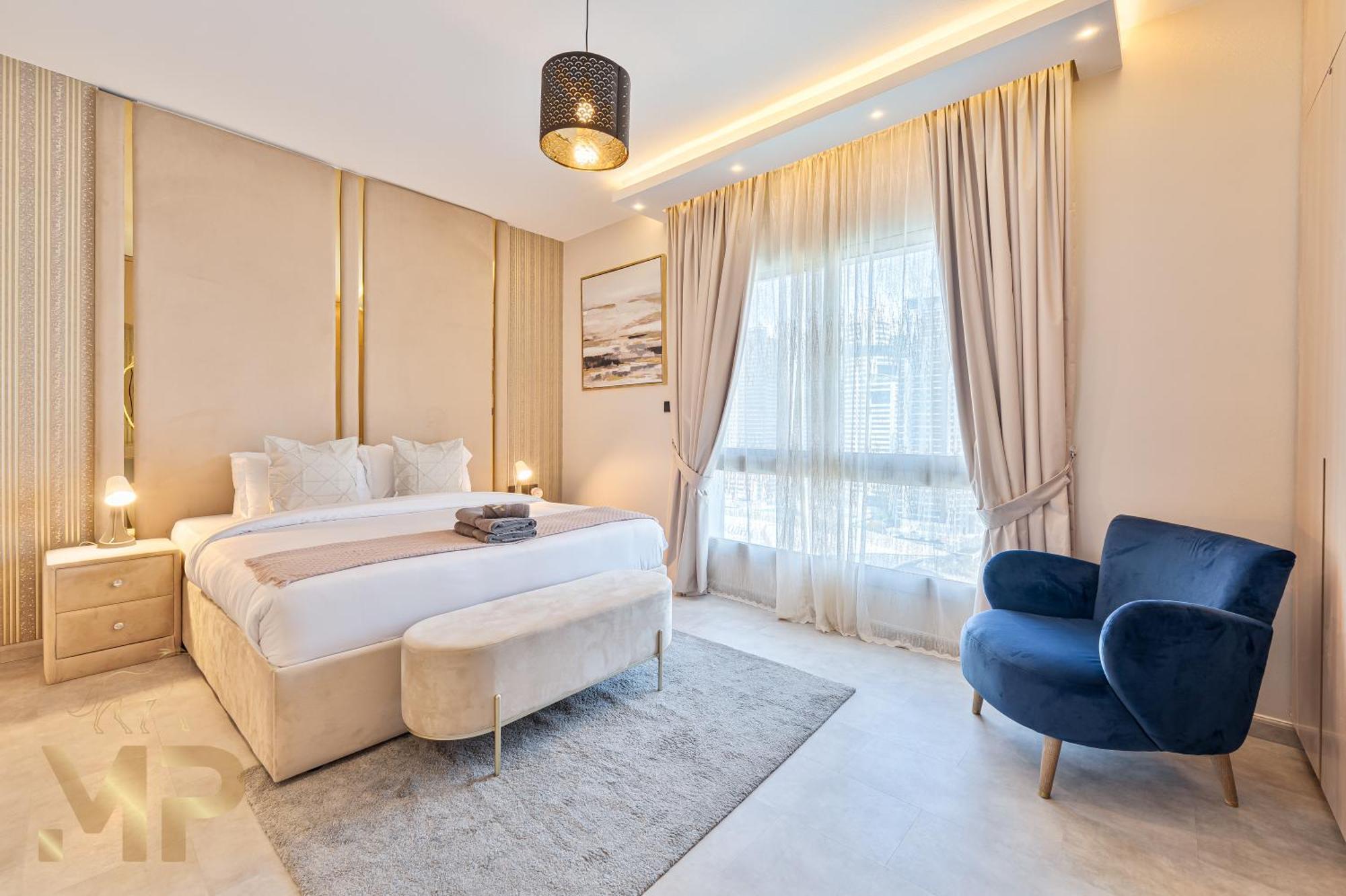 Marcopolo -1br With Exquisite Marina Views Near