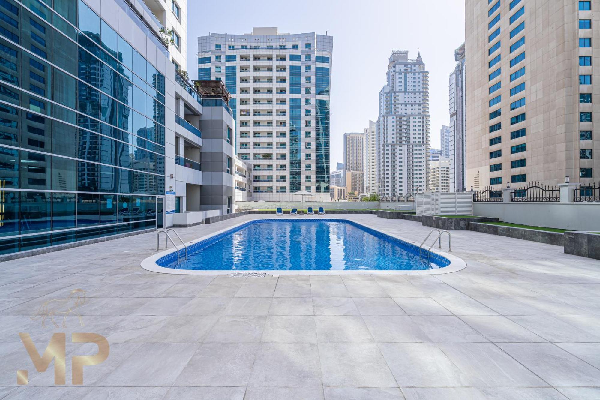 Marcopolo -1br With Exquisite Marina Views Near